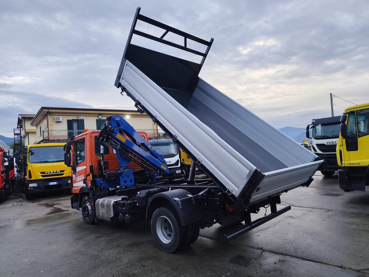 IVECO EUROCARGO 120-90L - 起重车:图3 IVECO EUROCARGO 120-90L - 起重车:图3