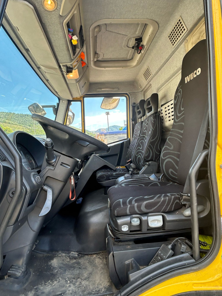 IVECO EUROCARGO 120E28P - 驾驶室底盘卡车:图3 IVECO EUROCARGO 120E28P - 驾驶室底盘卡车:图3