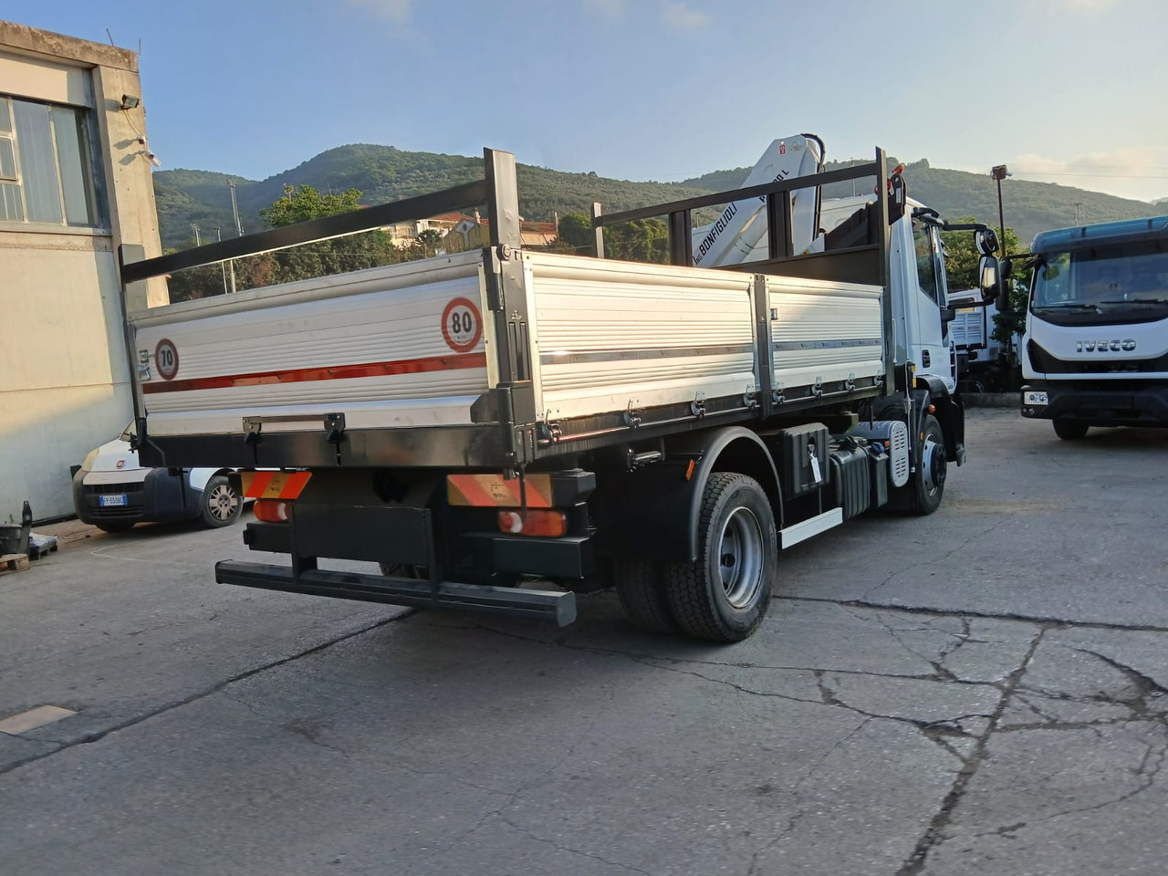 IVECO EUROCARGO 120E28P - 起重车:图5 IVECO EUROCARGO 120E28P - 起重车:图5