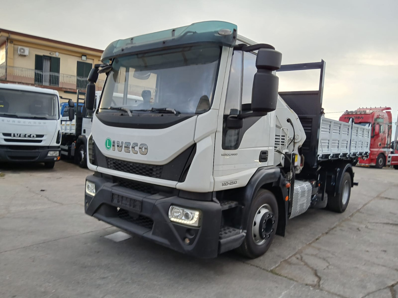 IVECO EUROCARGO 140-250 - 起重车, 翻斗车:图2 IVECO EUROCARGO 140-250 - 起重车, 翻斗车:图2