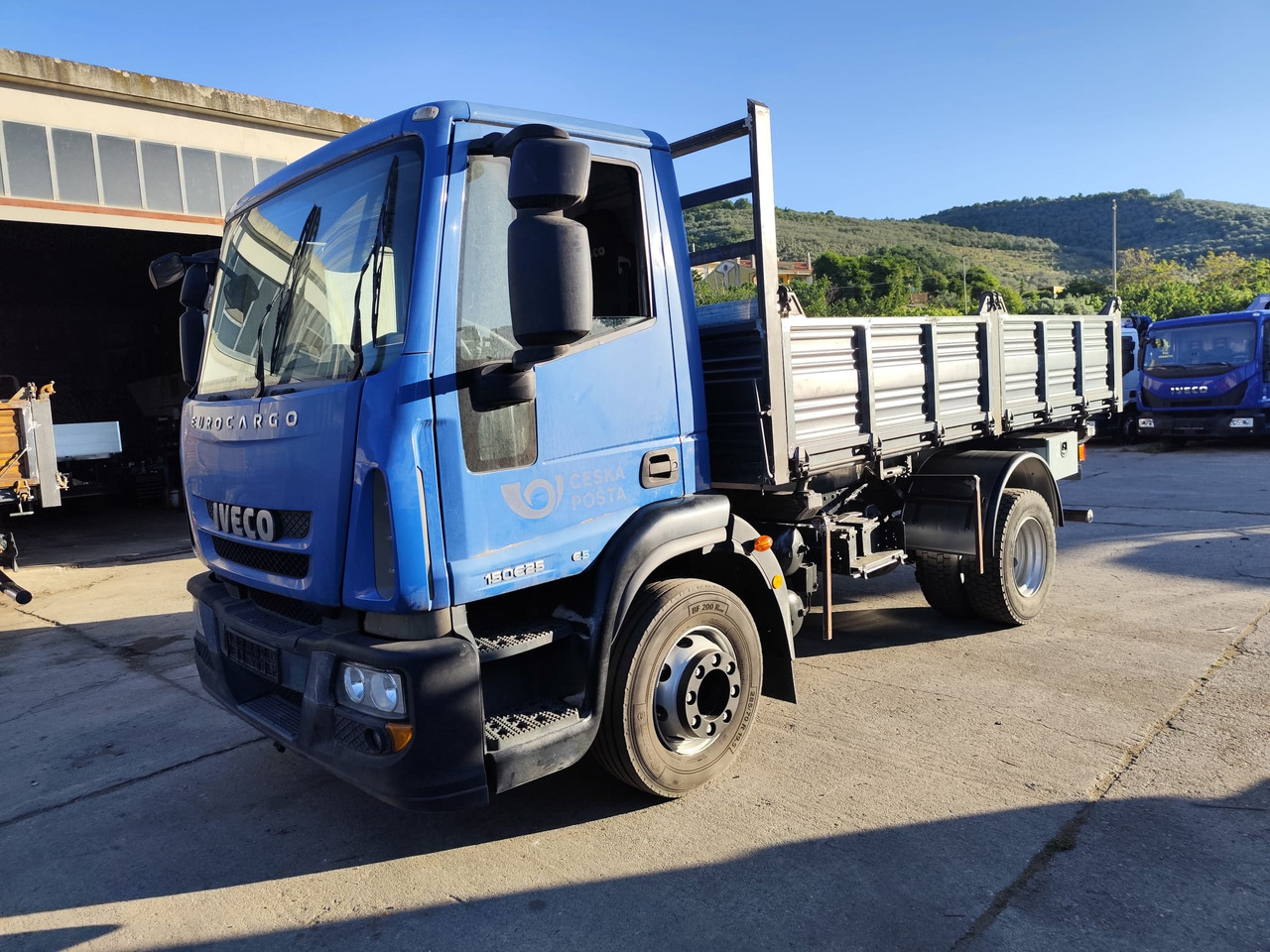 IVECO EUROCARGO 150E25 - 翻斗车:图1 IVECO EUROCARGO 150E25 - 翻斗车:图1