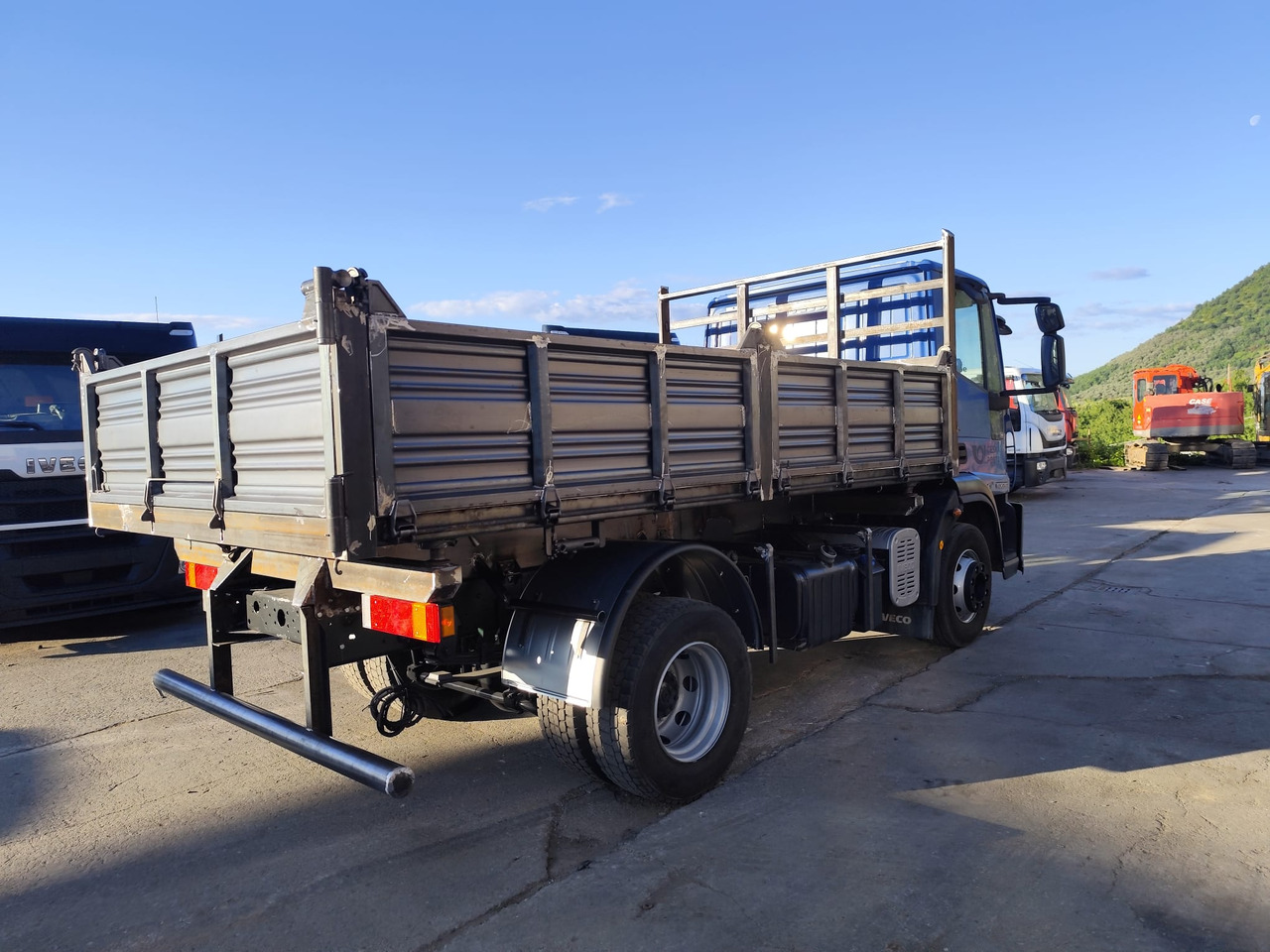 IVECO EUROCARGO 150E25 - 翻斗车:图5 IVECO EUROCARGO 150E25 - 翻斗车:图5