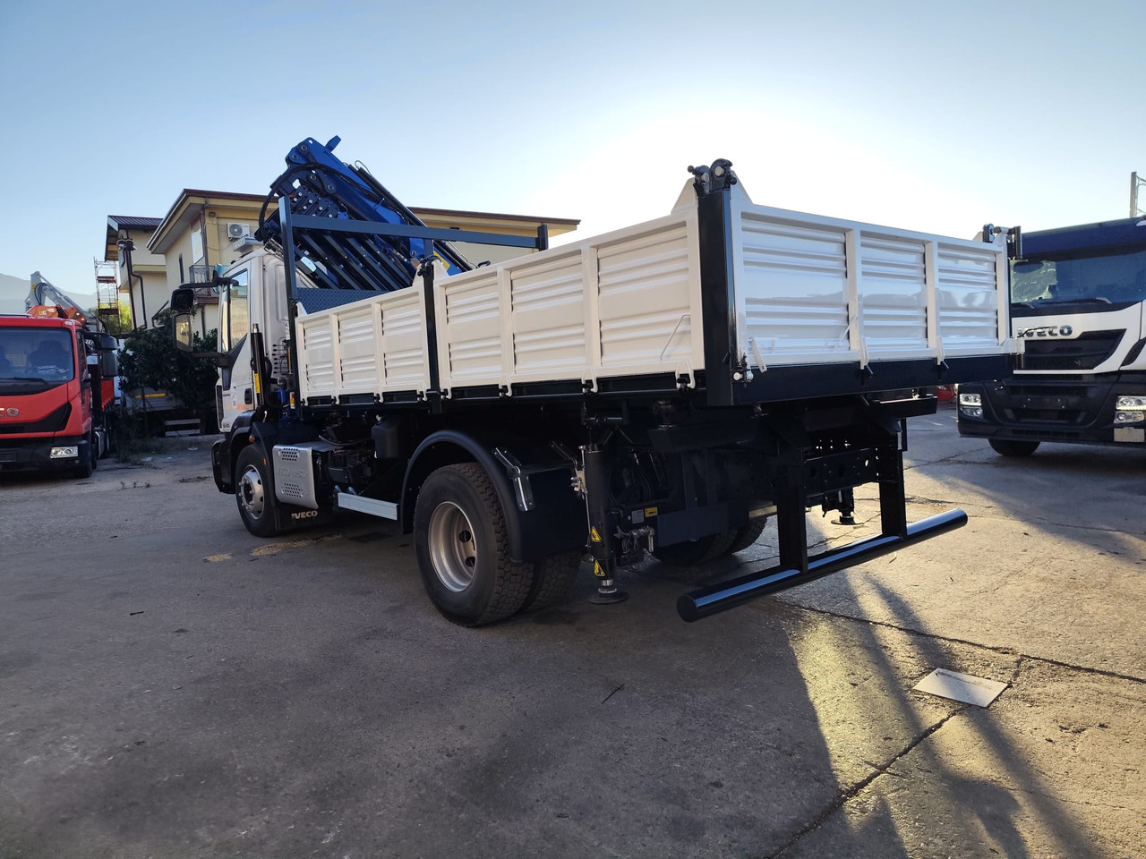 IVECO EUROCARGO 160-250 - 起重车, 翻斗车:图3 IVECO EUROCARGO 160-250 - 起重车, 翻斗车:图3