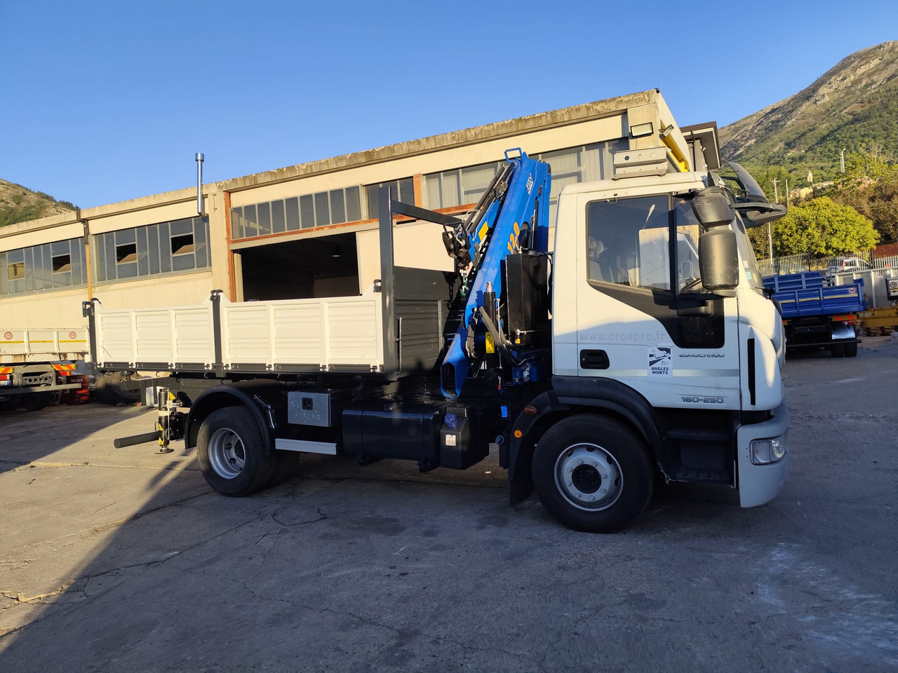 IVECO EUROCARGO 160-250 - 起重车, 翻斗车:图5 IVECO EUROCARGO 160-250 - 起重车, 翻斗车:图5
