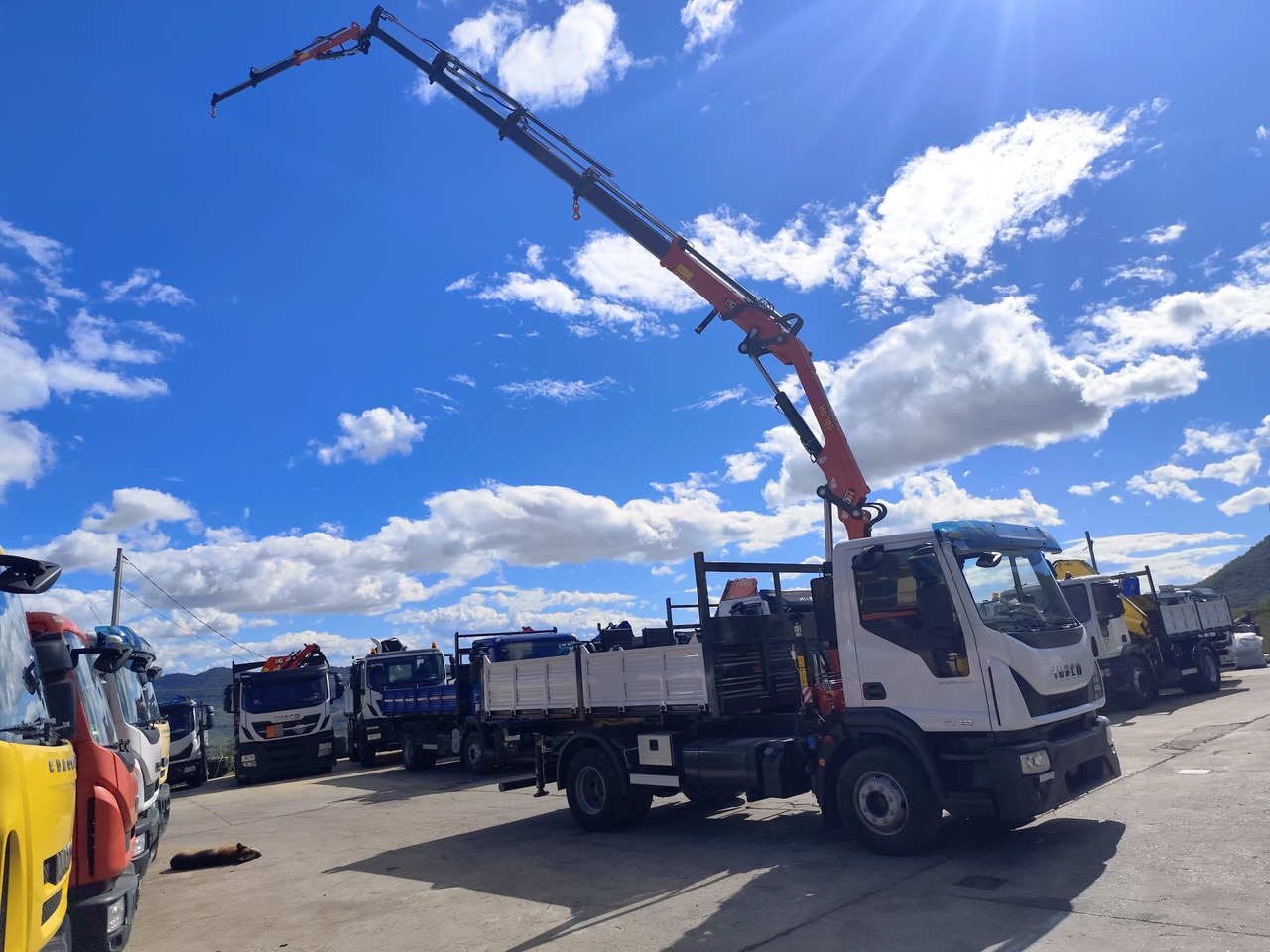IVECO EUROCARGO 160-250 - 起重车, 翻斗车:图1 IVECO EUROCARGO 160-250 - 起重车, 翻斗车:图1