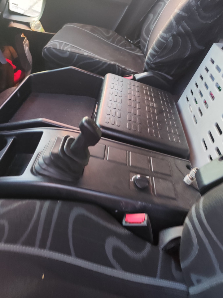 IVECO EUROCARGO 160-280 - 翻斗车, 起重车:图5 IVECO EUROCARGO 160-280 - 翻斗车, 起重车:图5