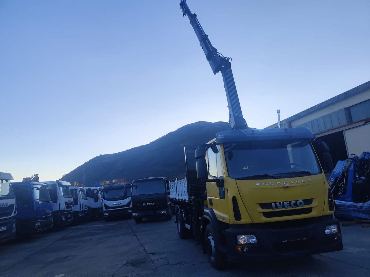 IVECO EUROCARGO 160E30 - 起重车:图3 IVECO EUROCARGO 160E30 - 起重车:图3