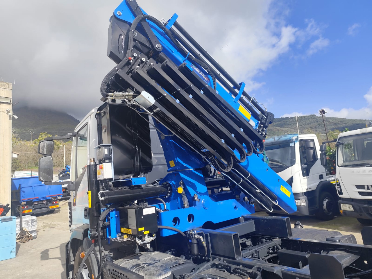 IVECO EUROCARGO 180-250 - 起重车, 起重车:图5 IVECO EUROCARGO 180-250 - 起重车, 起重车:图5