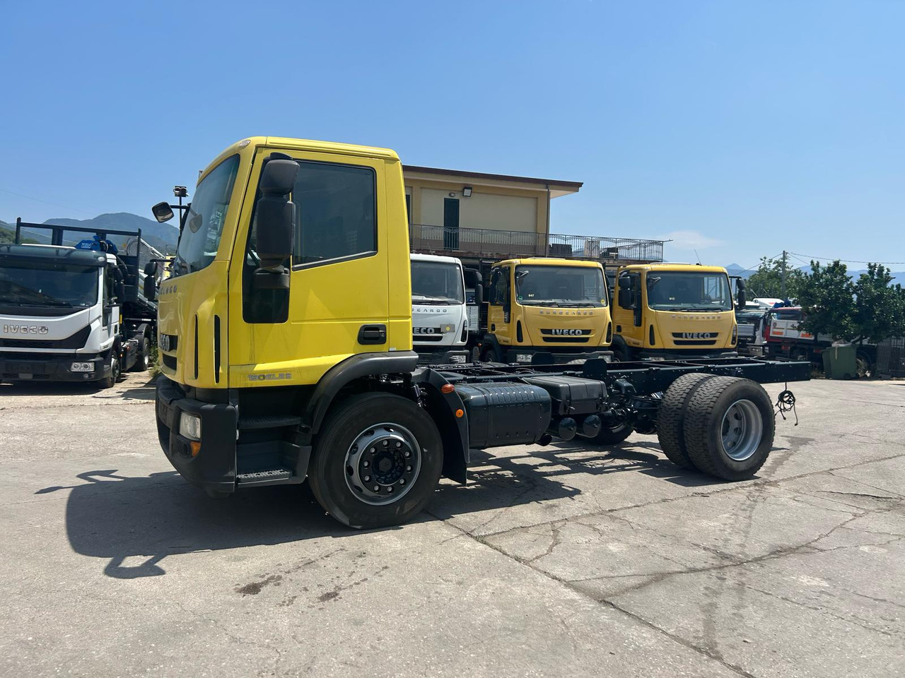 IVECO EUROCARGO 190EL25 - 驾驶室底盘卡车:图3 IVECO EUROCARGO 190EL25 - 驾驶室底盘卡车:图3