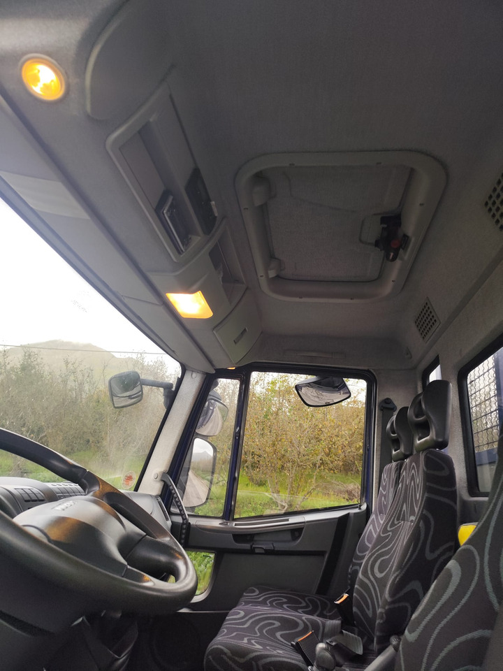 IVECO EUROCARGO 75E18 - 栏板式/ 平板卡车:图4 IVECO EUROCARGO 75E18 - 栏板式/ 平板卡车:图4