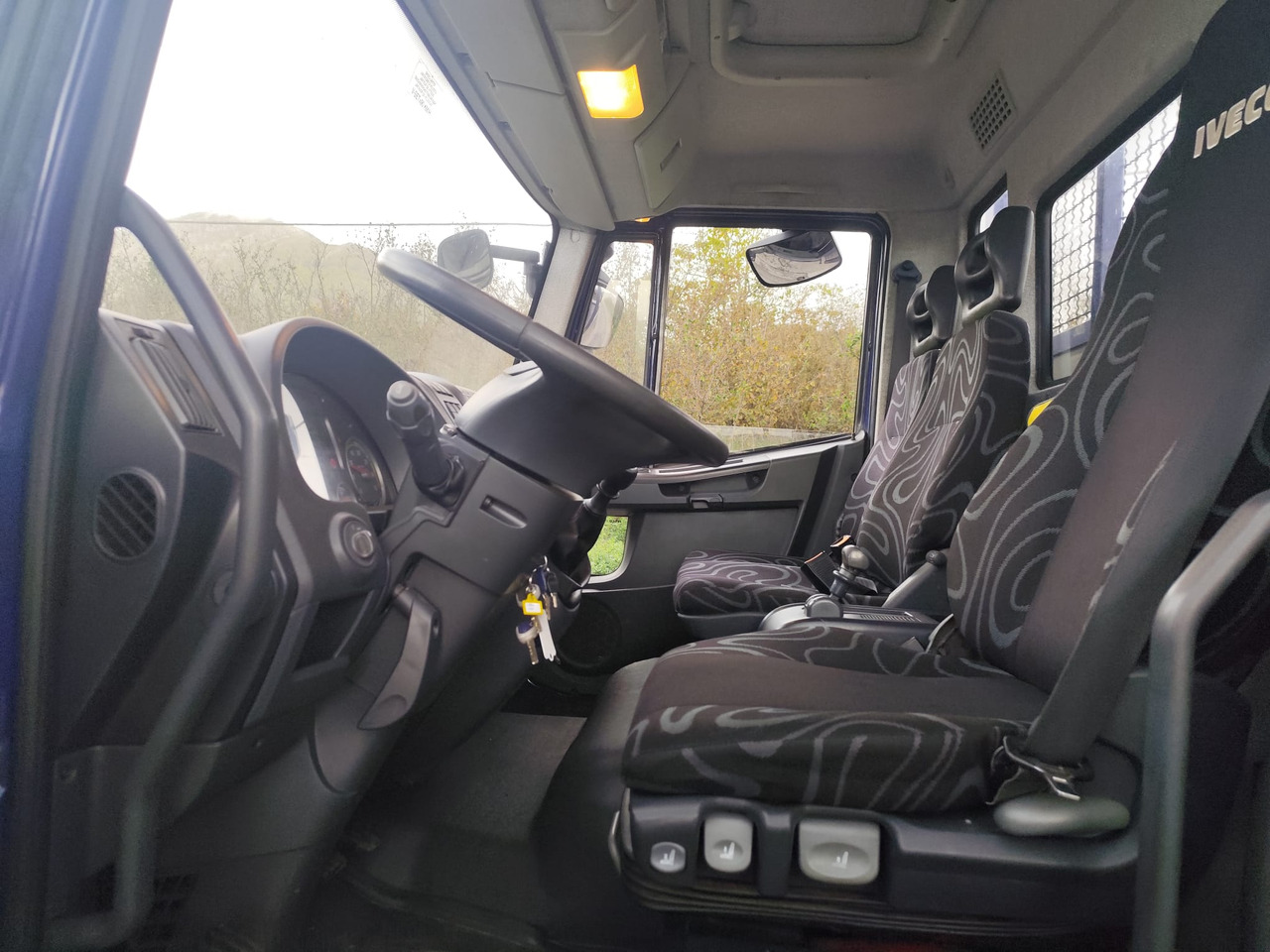 IVECO EUROCARGO 75E18 - 栏板式/ 平板卡车:图3 IVECO EUROCARGO 75E18 - 栏板式/ 平板卡车:图3