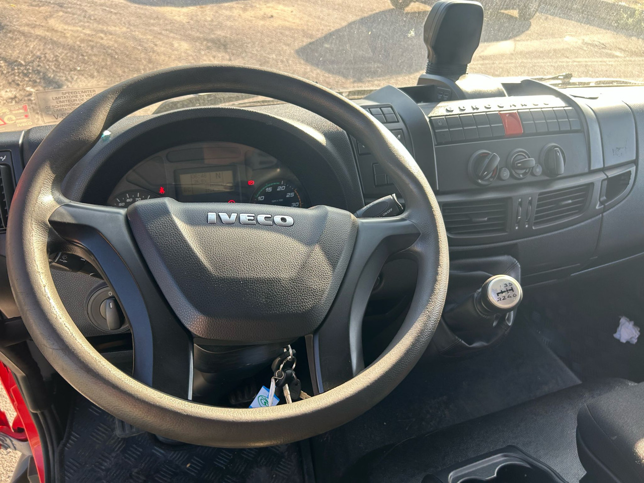 IVECO EUROCARGO 80-190 - 驾驶室底盘卡车:图3 IVECO EUROCARGO 80-190 - 驾驶室底盘卡车:图3