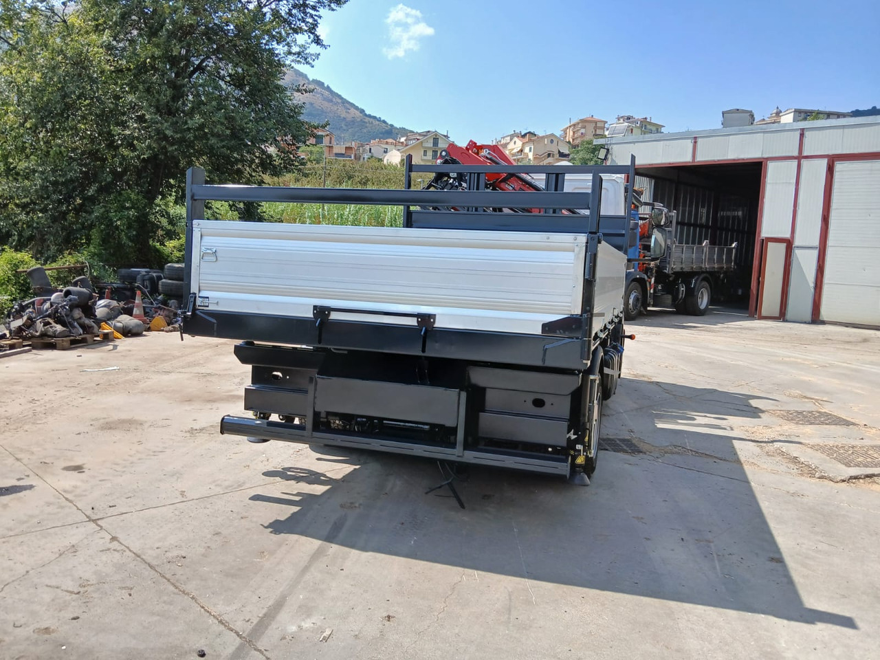 起重车, 翻斗车 IVECO EUROCARGO 80-210:图20 起重车, 翻斗车 IVECO EUROCARGO 80-210:图20