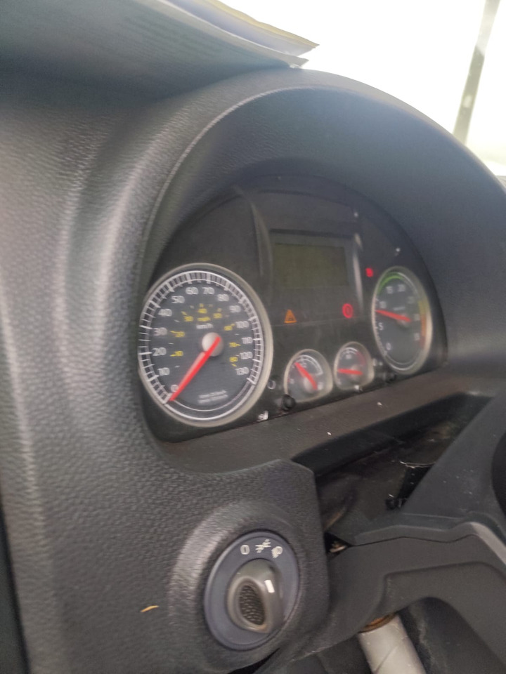 IVECO EUROCARGO 80E18 - 栏板式/ 平板卡车, 翻斗车:图4 IVECO EUROCARGO 80E18 - 栏板式/ 平板卡车, 翻斗车:图4