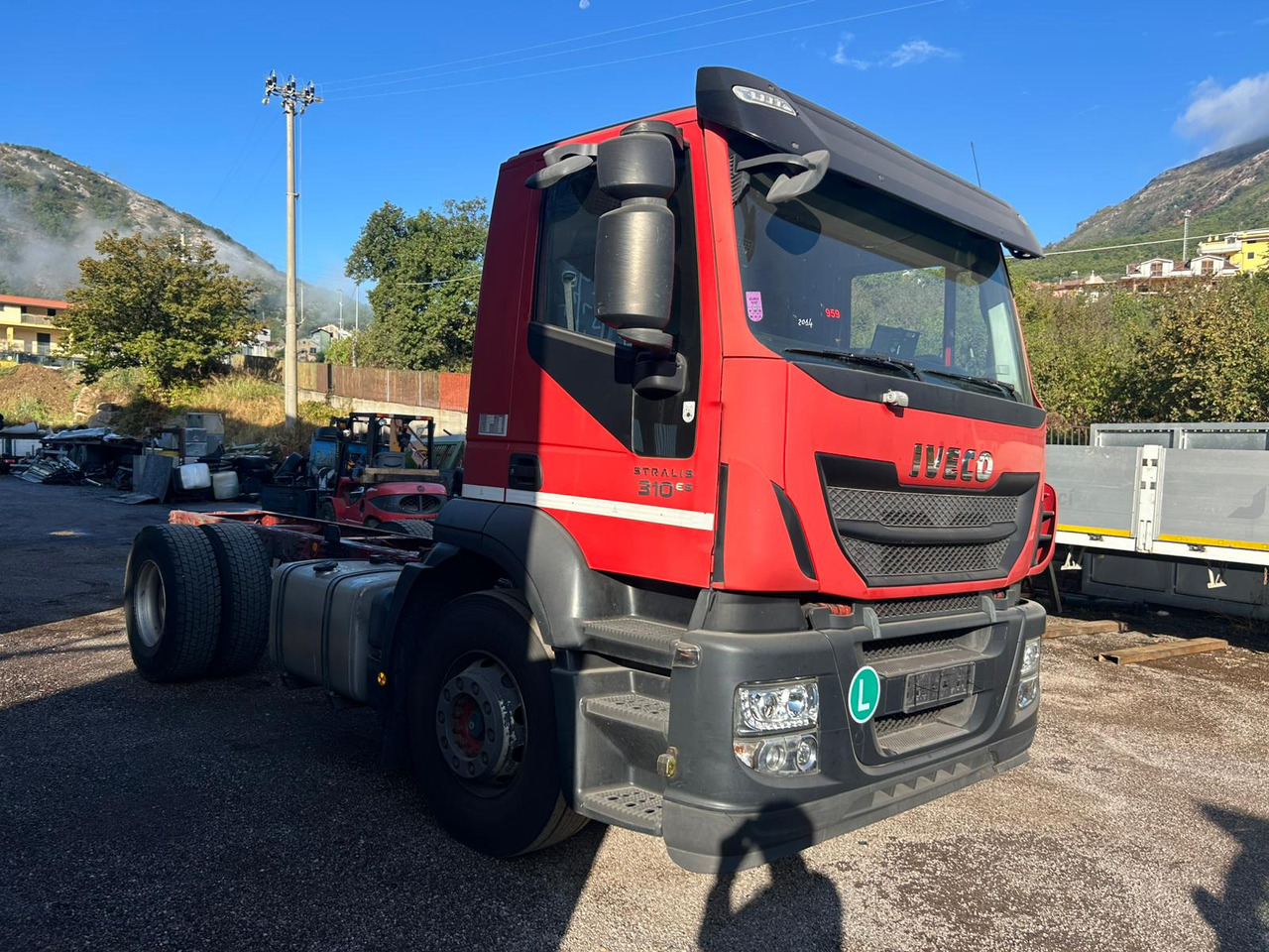 IVECO STRALIS 190S31 - 驾驶室底盘卡车:图1 IVECO STRALIS 190S31 - 驾驶室底盘卡车:图1