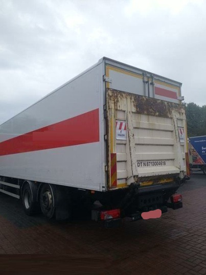 IVECO STRALIS AD 260S31 XP - 驾驶室底盘卡车:图3 IVECO STRALIS AD 260S31 XP - 驾驶室底盘卡车:图3