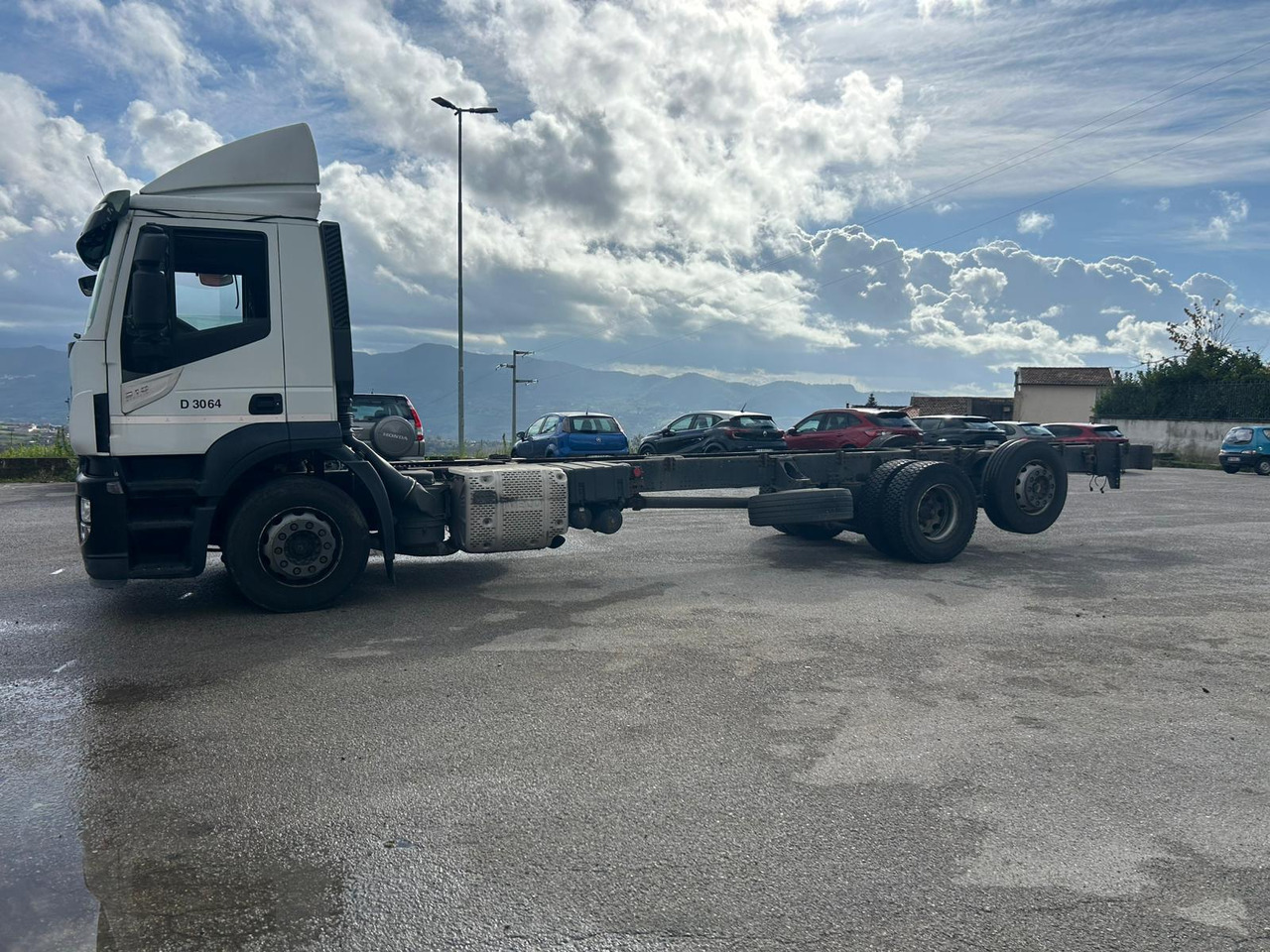 IVECO STRALIS AD 260S31 XP - 驾驶室底盘卡车:图2 IVECO STRALIS AD 260S31 XP - 驾驶室底盘卡车:图2