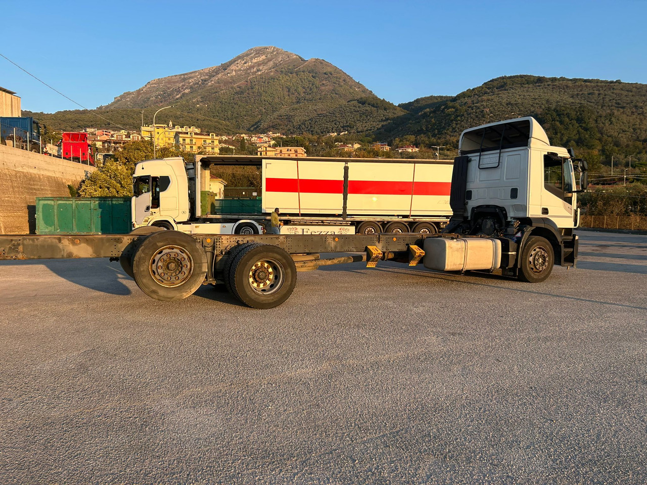 驾驶室底盘卡车 IVECO STRALIS AD 260S31 XP：图23