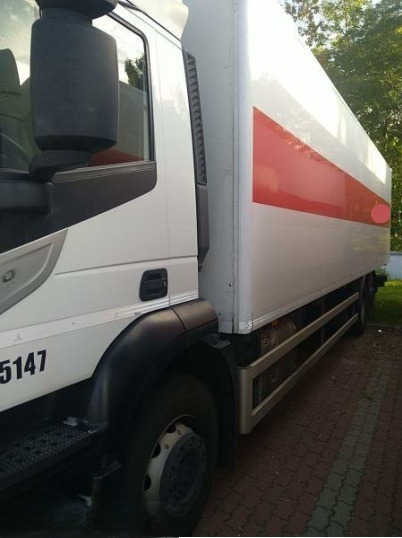 IVECO STRALIS AD 260S31 XP - 厢式卡车:图2 IVECO STRALIS AD 260S31 XP - 厢式卡车:图2