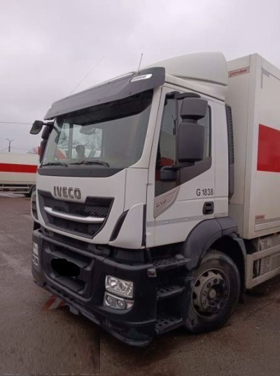 IVECO STRALIS AD 260S31 XP - 驾驶室底盘卡车:图2 IVECO STRALIS AD 260S31 XP - 驾驶室底盘卡车:图2