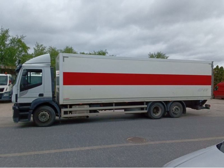 IVECO STRALIS AD 260S31 XP - 驾驶室底盘卡车:图2 IVECO STRALIS AD 260S31 XP - 驾驶室底盘卡车:图2