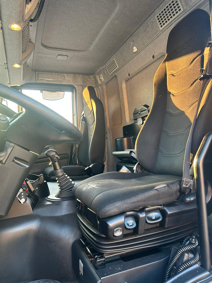 驾驶室底盘卡车 IVECO STRALIS AD 260S31 XP：图16