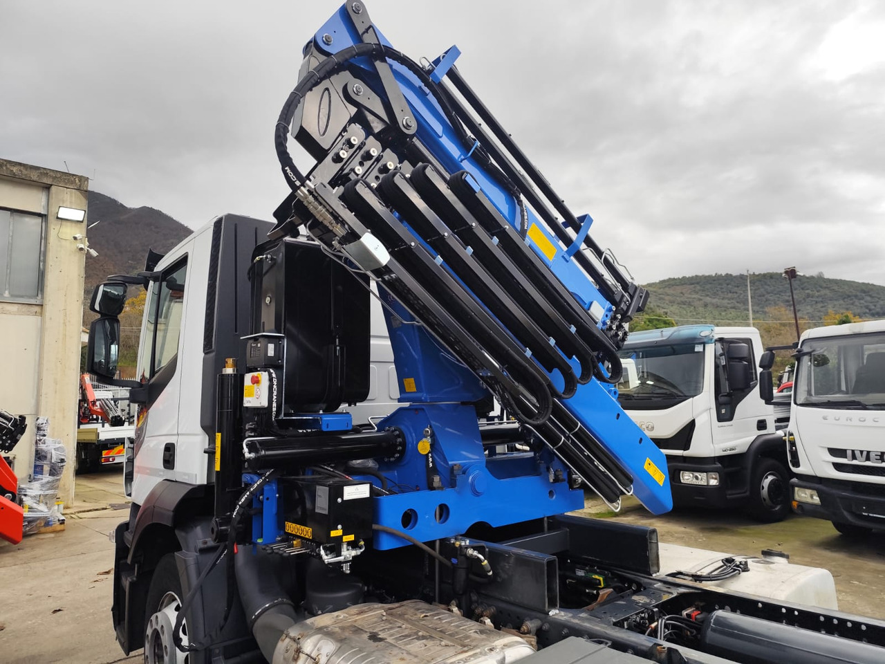 IVECO STRALIS AD 260S31 Y/P - 翻斗车, 起重车:图4 IVECO STRALIS AD 260S31 Y/P - 翻斗车, 起重车:图4