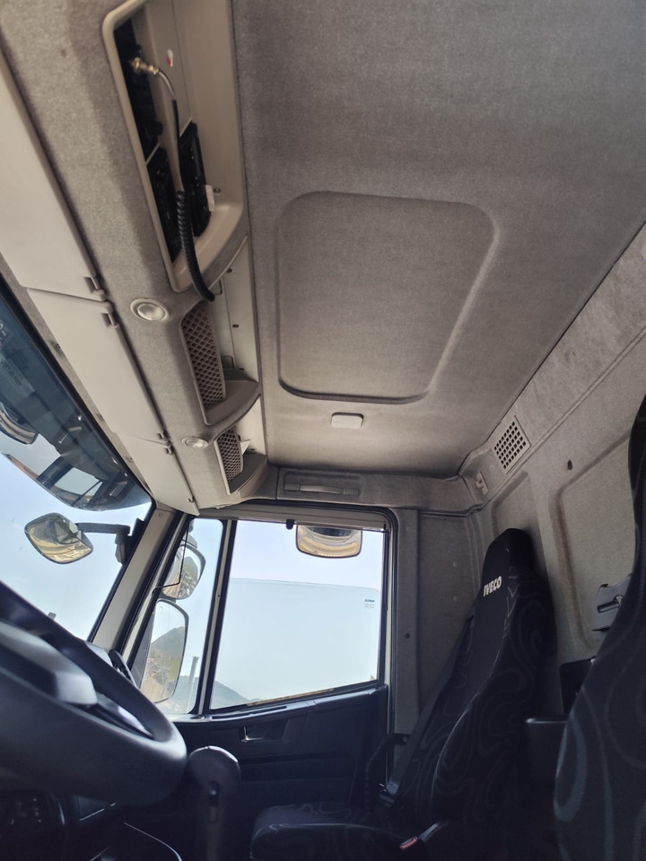 IVECO STRALIS AD 260S31 - 厢式卡车:图4 IVECO STRALIS AD 260S31 - 厢式卡车:图4