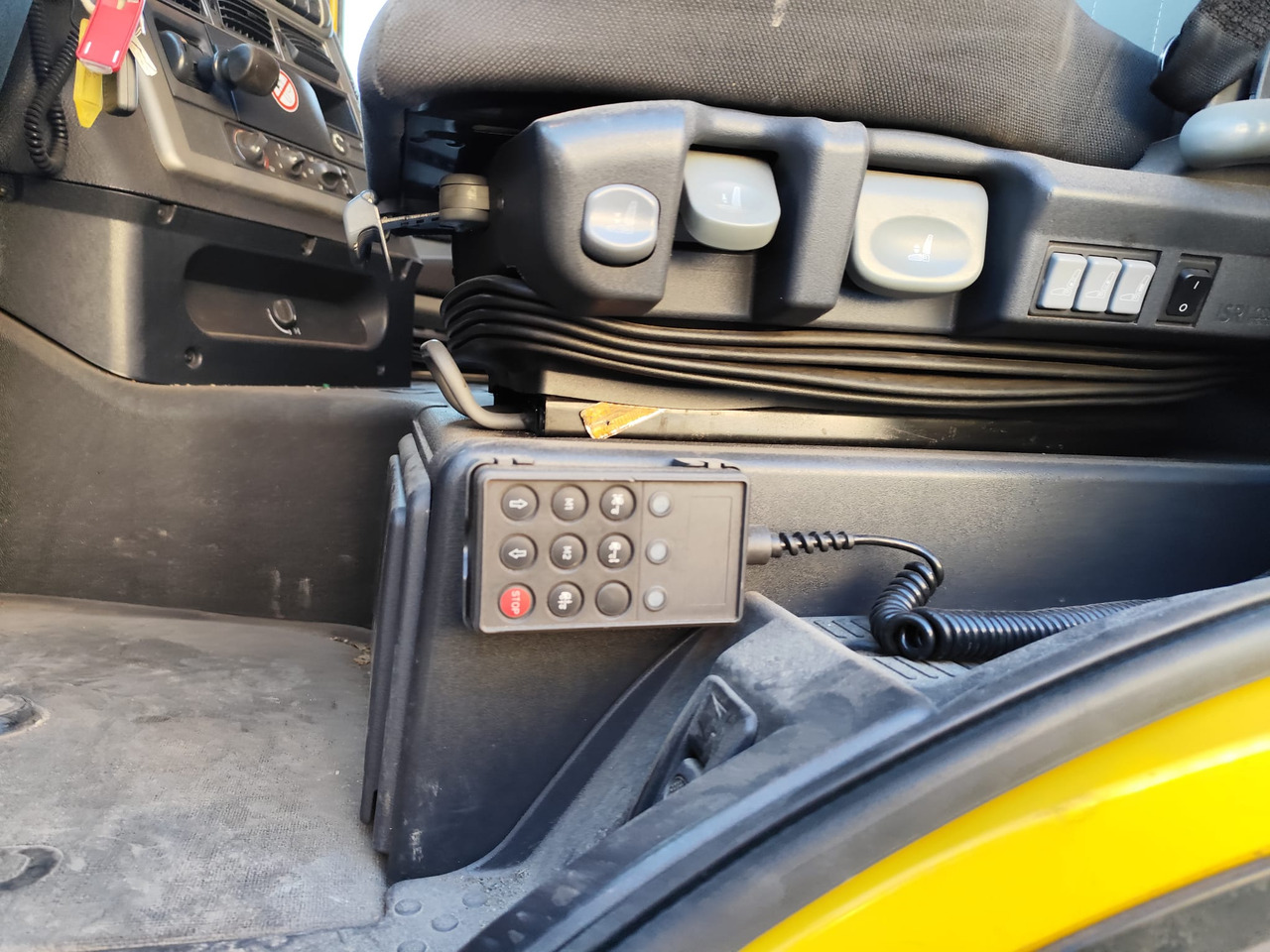 IVECO STRALIS AS 260S42 - 驾驶室底盘卡车:图4 IVECO STRALIS AS 260S42 - 驾驶室底盘卡车:图4