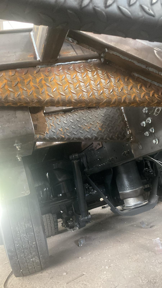 IVECO STRALIS AS 260S46 - 栏板式/ 平板卡车:图4 IVECO STRALIS AS 260S46 - 栏板式/ 平板卡车:图4