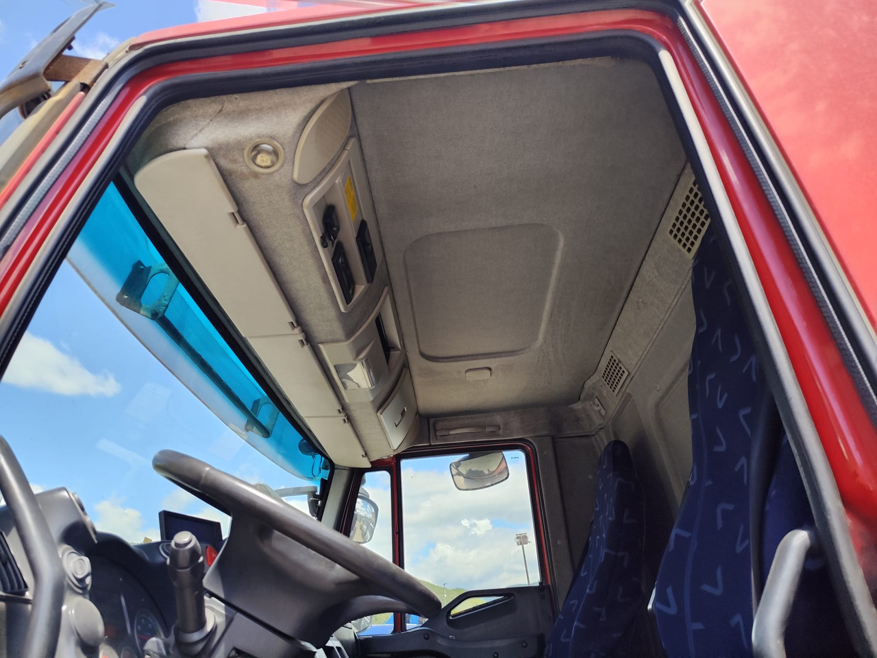 IVECO STRALIS CUBE 260S31 - 栏板式/ 平板卡车:图5 IVECO STRALIS CUBE 260S31 - 栏板式/ 平板卡车:图5