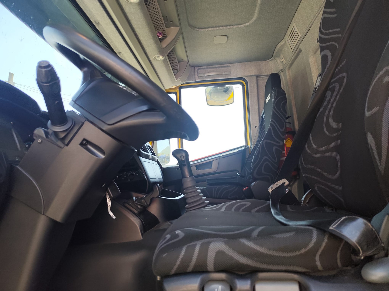 IVECO STRALIS HI-STREET AD190S42 - 驾驶室底盘卡车:图5 IVECO STRALIS HI-STREET AD190S42 - 驾驶室底盘卡车:图5
