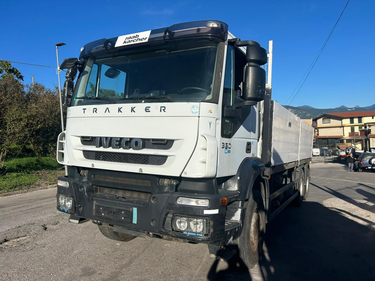 IVECO TRAKKER 260T36 - 栏板式/ 平板卡车:图1 IVECO TRAKKER 260T36 - 栏板式/ 平板卡车:图1