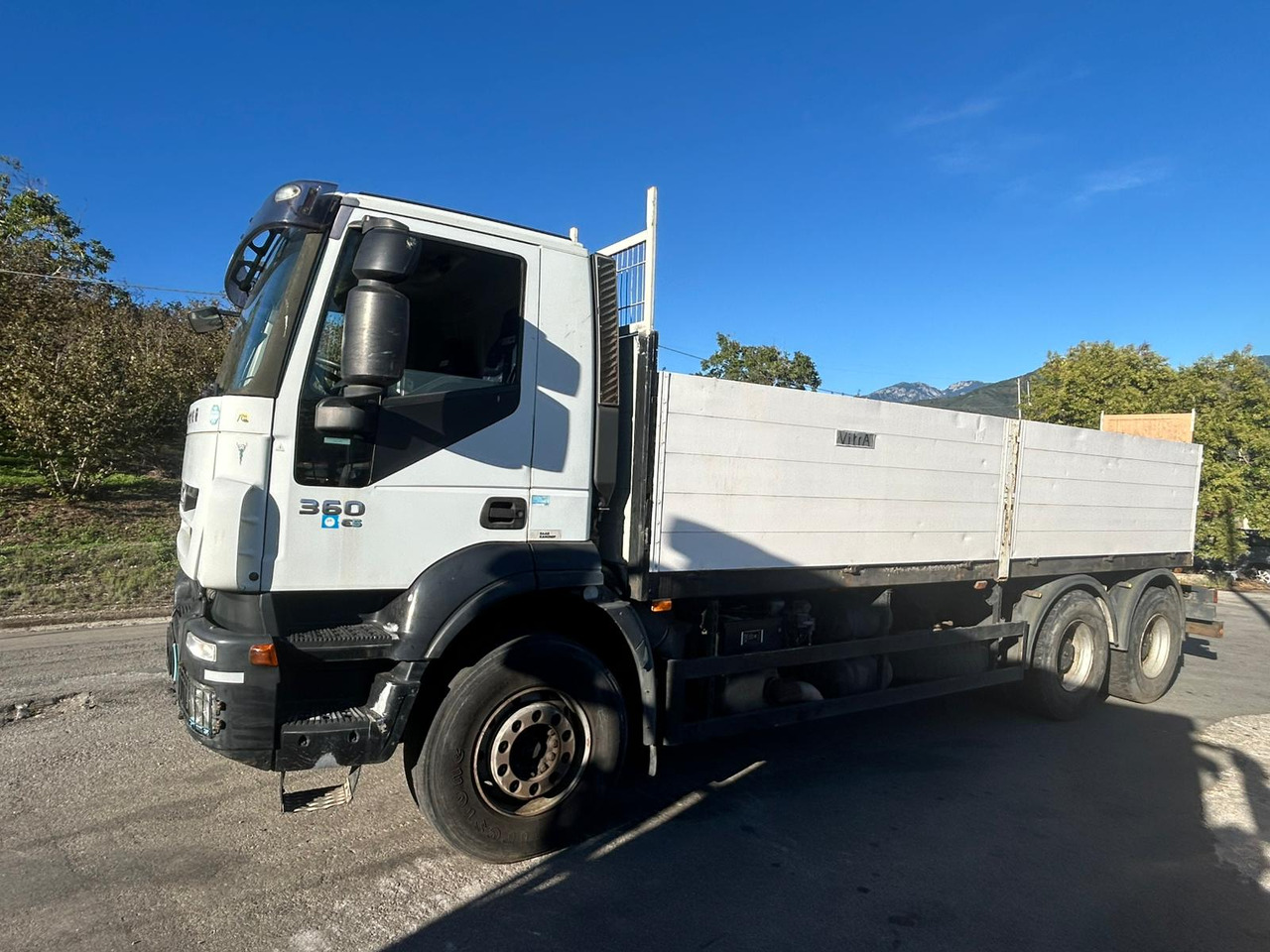 IVECO TRAKKER 260T36 - 栏板式/ 平板卡车:图2 IVECO TRAKKER 260T36 - 栏板式/ 平板卡车:图2