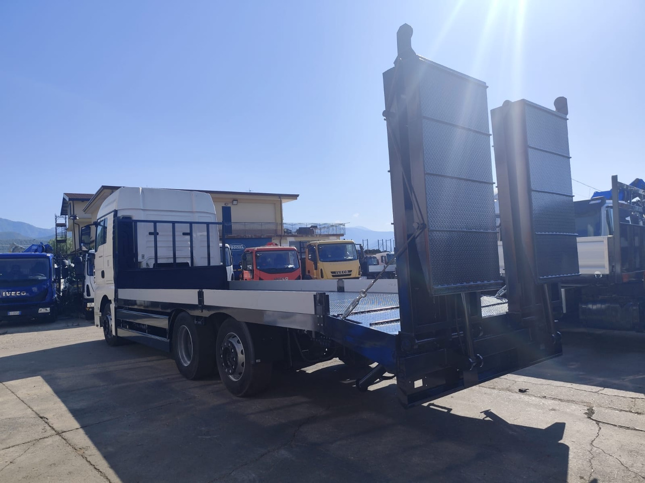 MAN TGX 26.440 - 栏板式/ 平板卡车:图4 MAN TGX 26.440 - 栏板式/ 平板卡车:图4