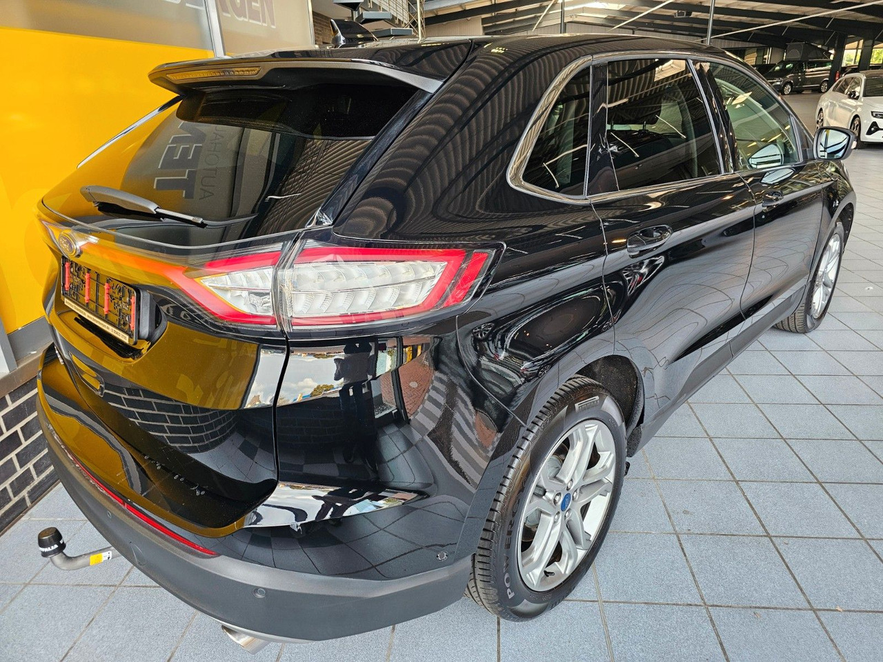 Ford Edge Titanium 4x4 AHK ACC SchiebeDach Navi LED - 越野车:图2 Ford Edge Titanium 4x4 AHK ACC SchiebeDach Navi LED - 越野车:图2