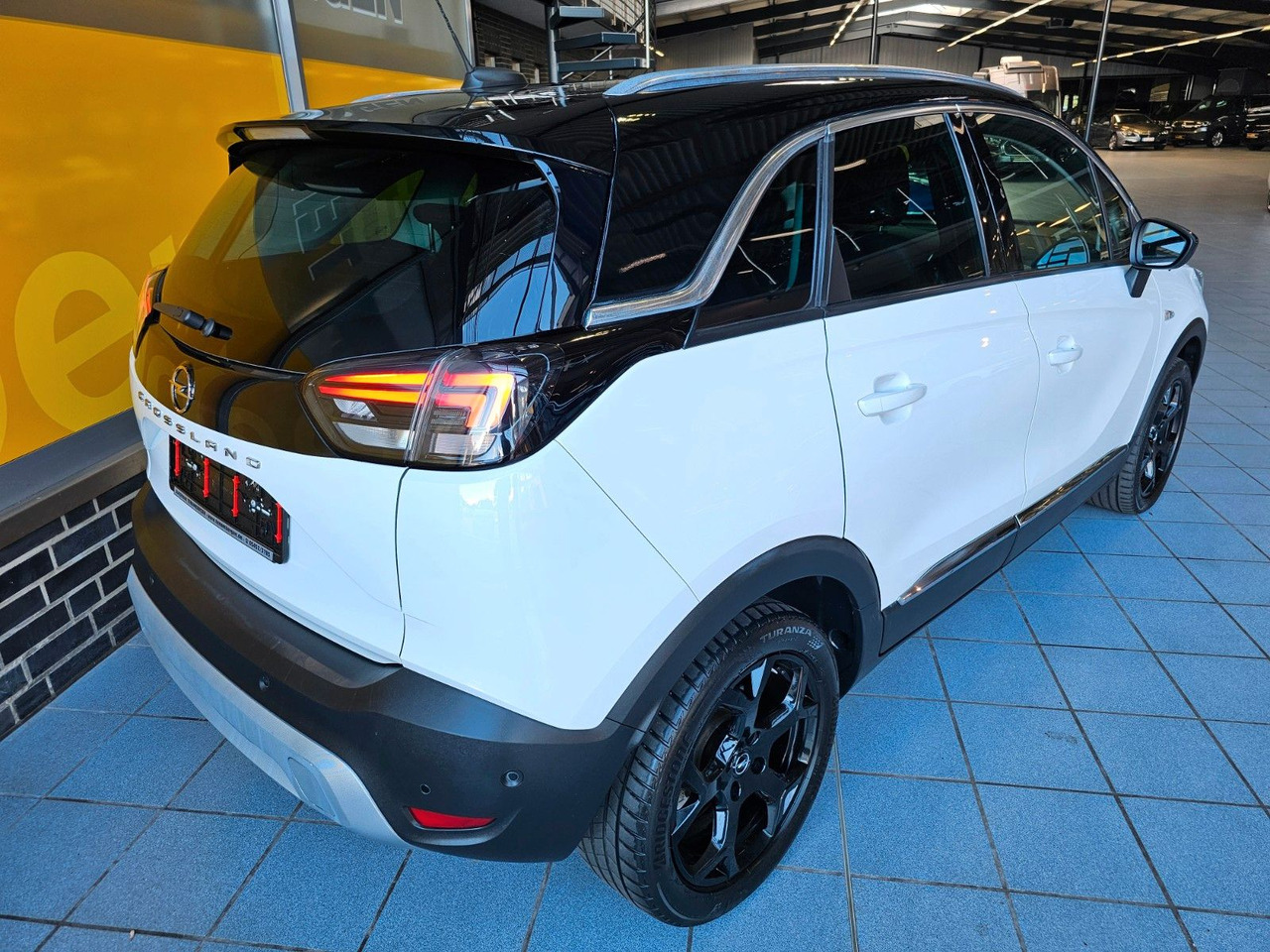 Opel Crossland 1.2 AT Ultimate Navi Kamera LED HuD - 轿车:图3 Opel Crossland 1.2 AT Ultimate Navi Kamera LED HuD - 轿车:图3