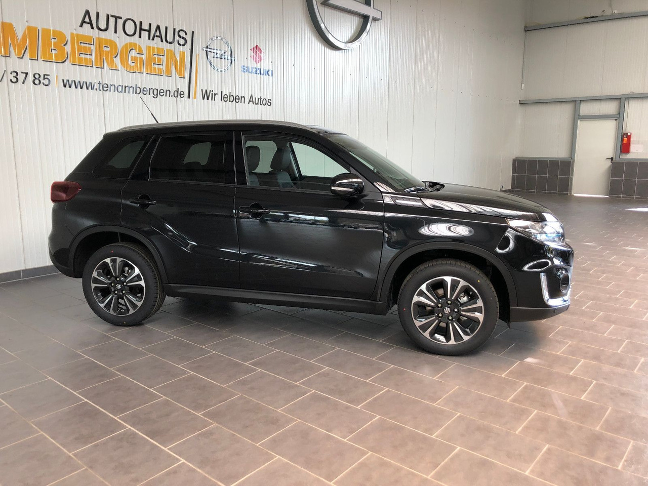 Suzuki Vitara 1.5 Hybrid Comfort+Automatik/ Panor.-Dach - 越野车:图2 Suzuki Vitara 1.5 Hybrid Comfort+Automatik/ Panor.-Dach - 越野车:图2
