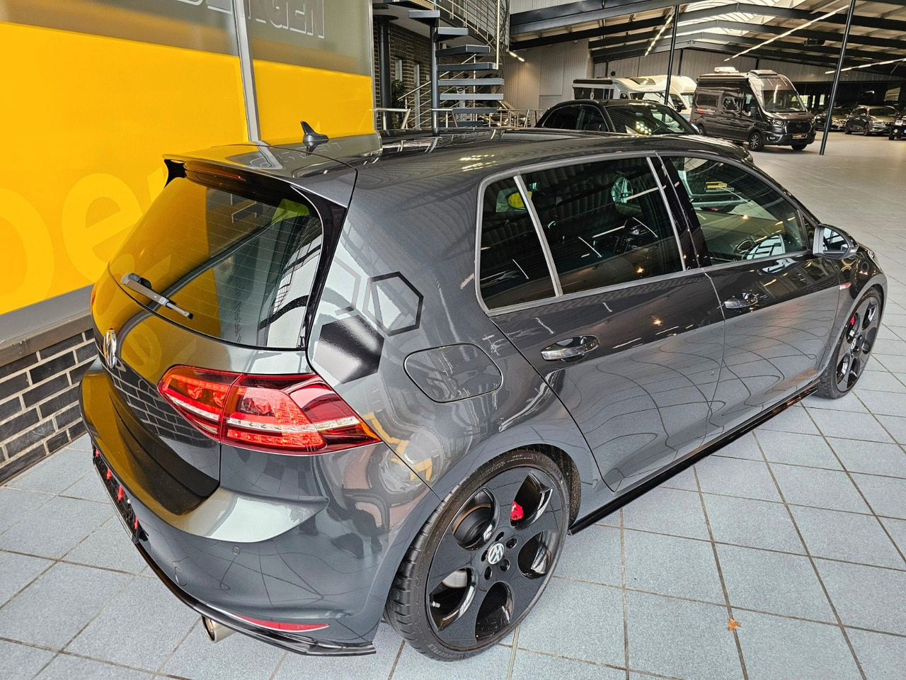 Volkswagen Golf VII Lim. GTI BMT SHZ BiXenon - 轿车:图4 Volkswagen Golf VII Lim. GTI BMT SHZ BiXenon - 轿车:图4