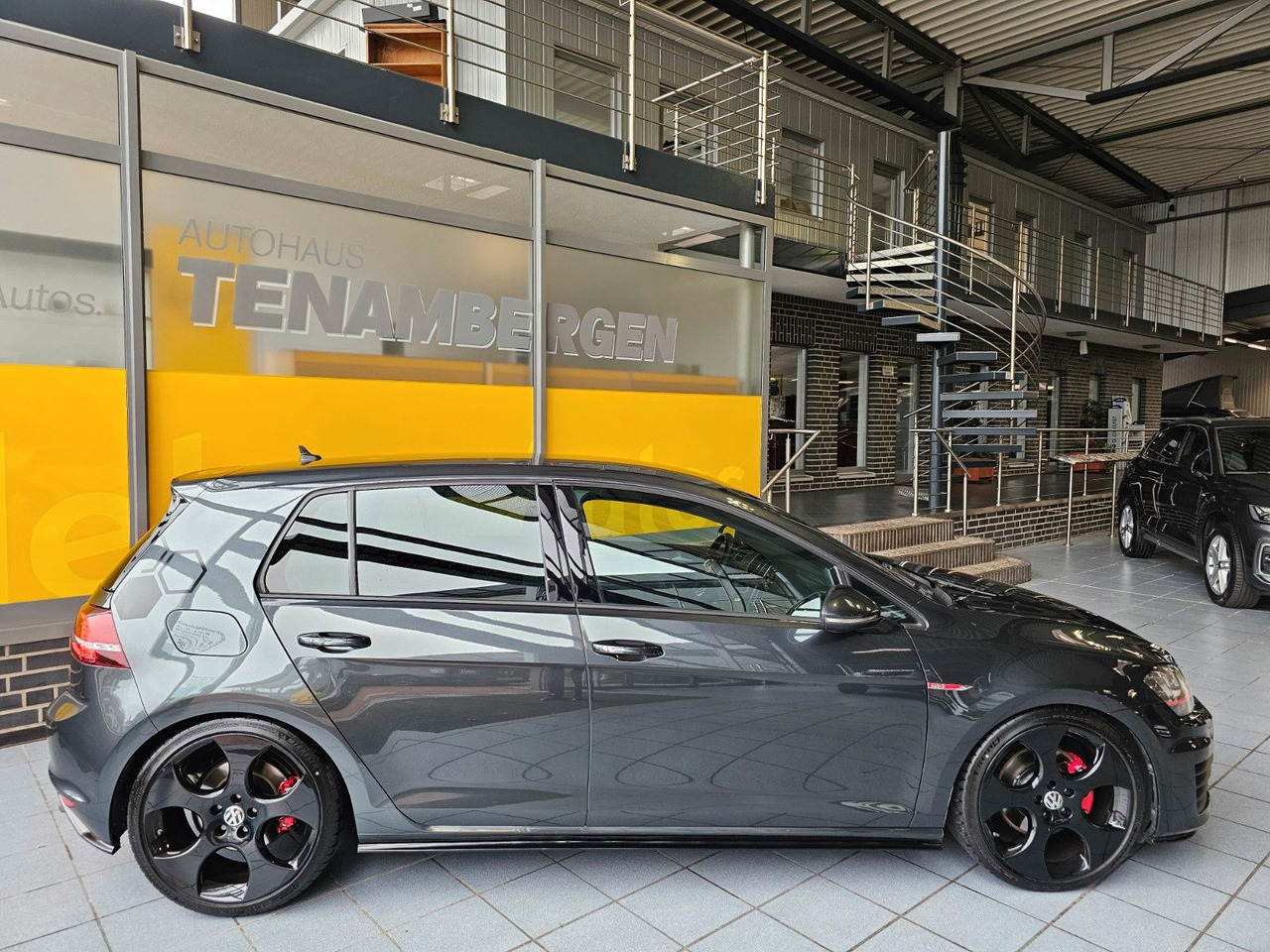 Volkswagen Golf VII Lim. GTI BMT SHZ BiXenon - 轿车:图2 Volkswagen Golf VII Lim. GTI BMT SHZ BiXenon - 轿车:图2