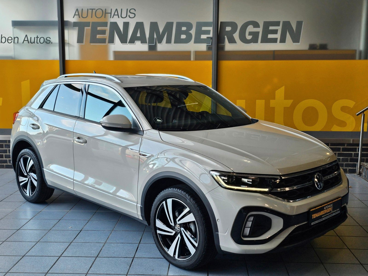 Volkswagen T-Roc R-Line eHeckklappe SHZ LED - 越野车:图1 Volkswagen T-Roc R-Line eHeckklappe SHZ LED - 越野车:图1