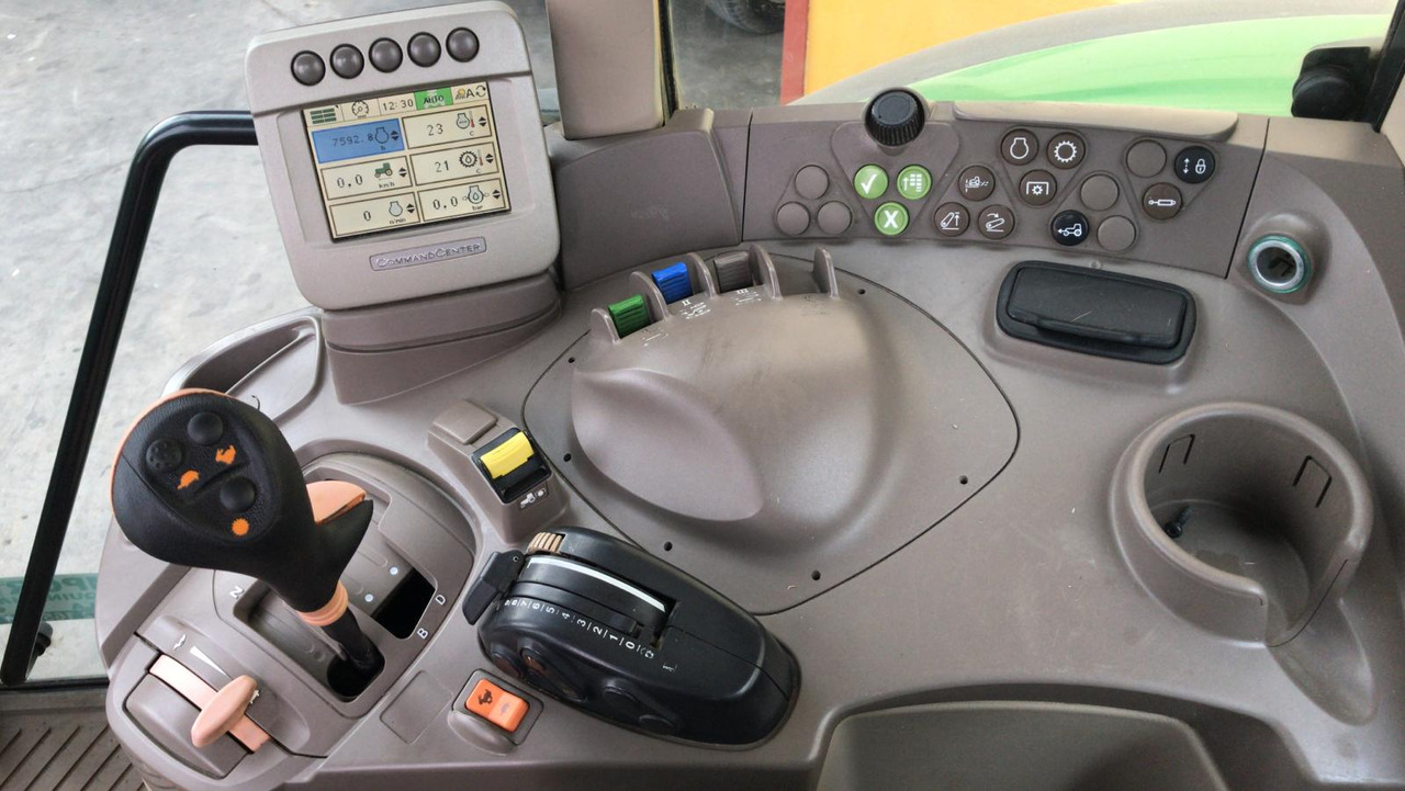 John Deere 7530 Premium 租赁 John Deere 7530 Premium:图9 John Deere 7530 Premium 租赁 John Deere 7530 Premium:图9