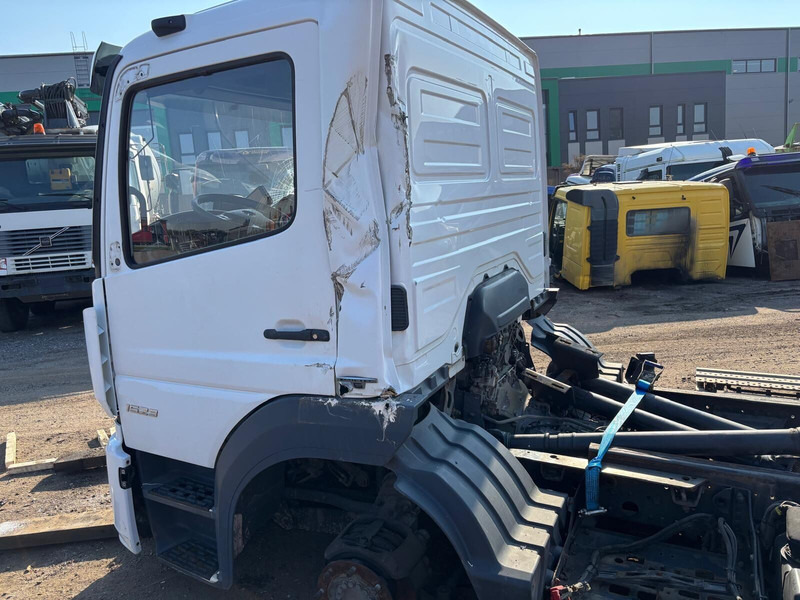 Mercedes-Benz Atego MP4 - 驾驶室和内部:图4 Mercedes-Benz Atego MP4 - 驾驶室和内部:图4