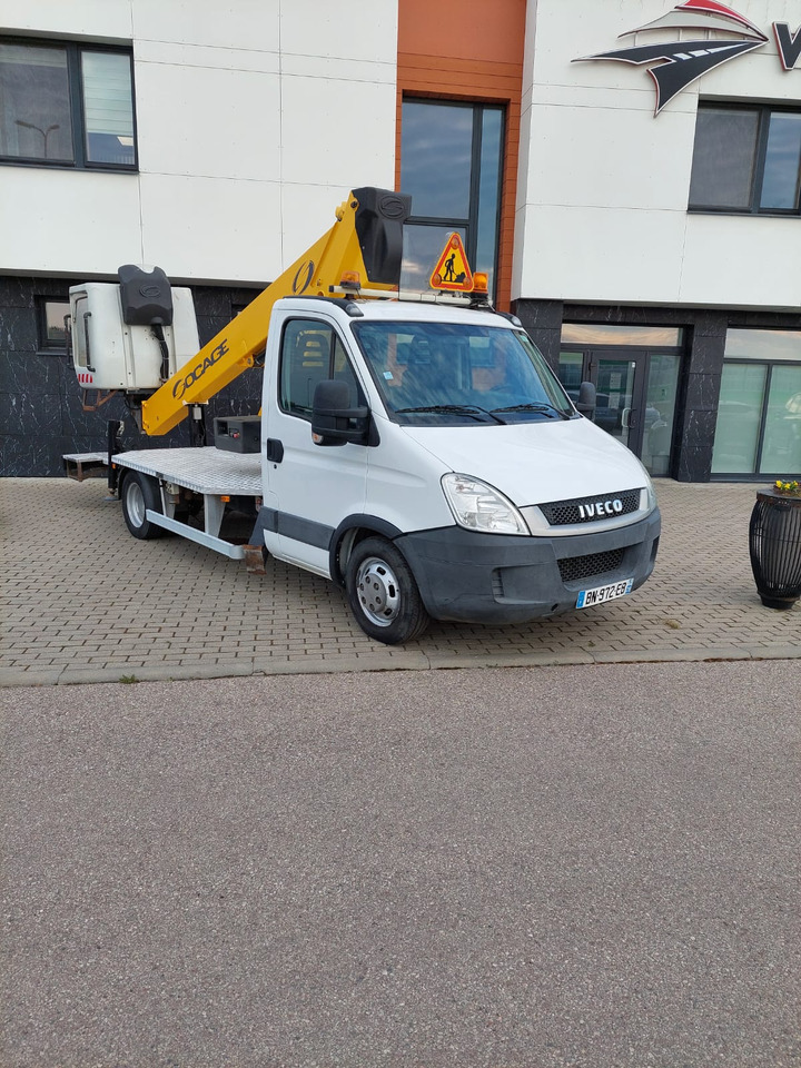 Iveco 35C11 - 车载空中平台:图1 Iveco 35C11 - 车载空中平台:图1