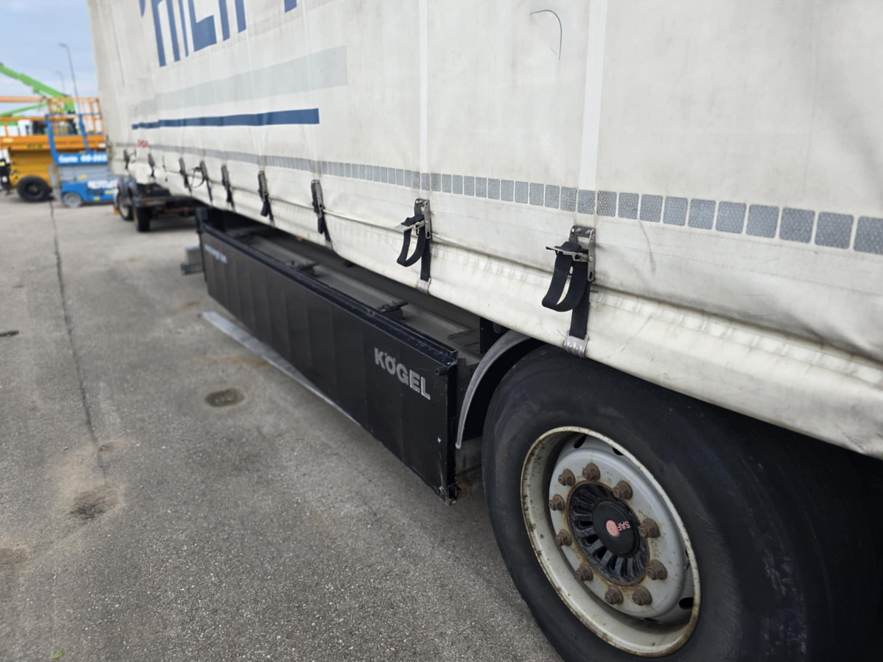 KÖGEL S 24 - 侧帘半拖车:图2 KÖGEL S 24 - 侧帘半拖车:图2