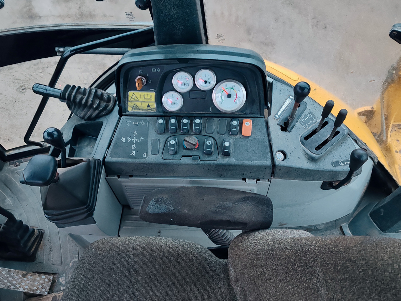 反铲装载机 CATERPILLAR 428E:图17 反铲装载机 CATERPILLAR 428E:图17