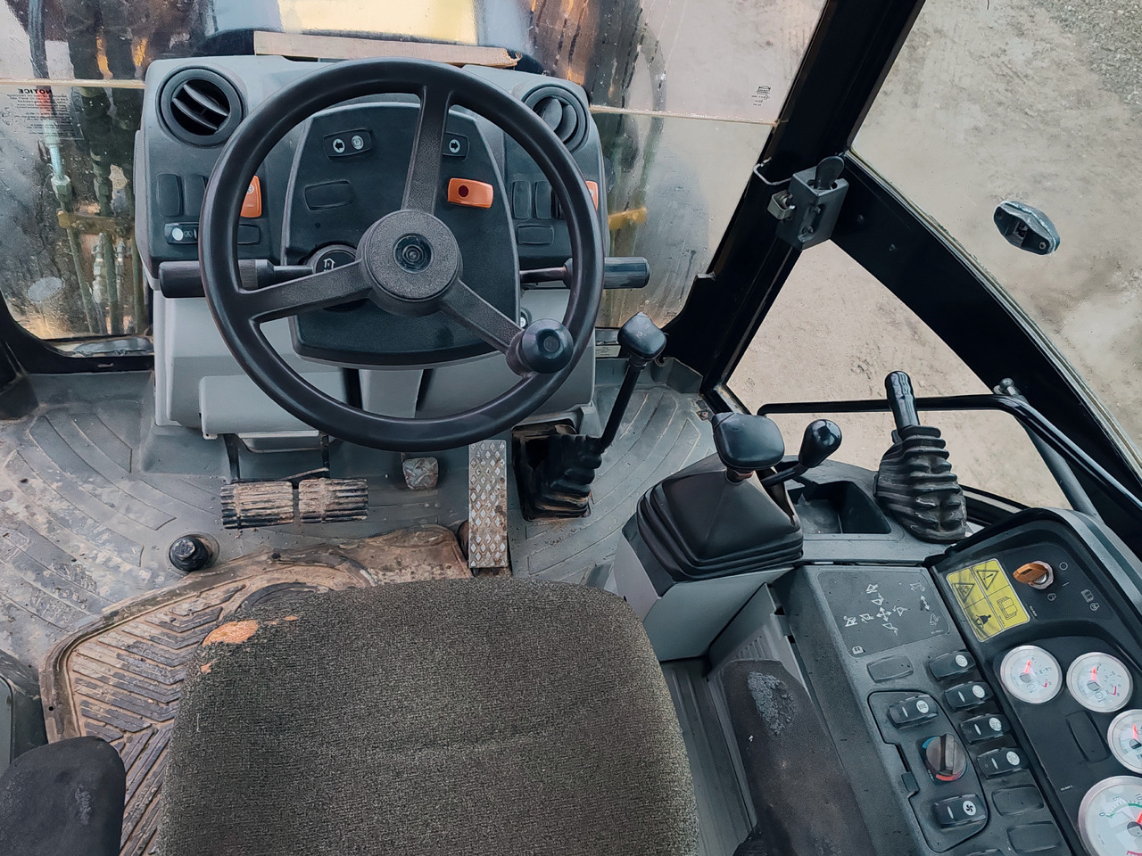 反铲装载机 CATERPILLAR 428E:图16 反铲装载机 CATERPILLAR 428E:图16