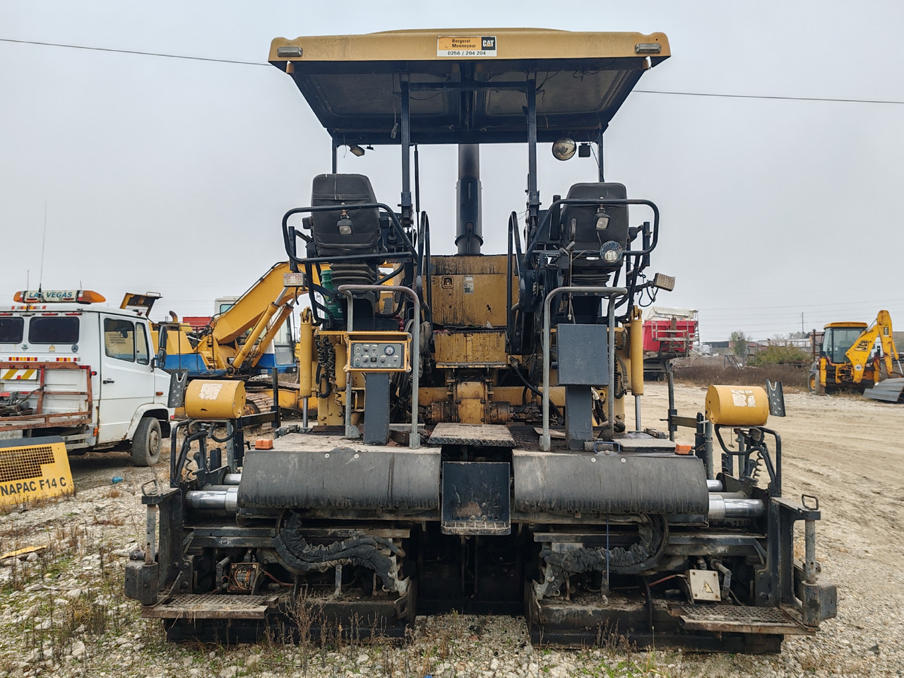 Caterpillar AP555E - 沥青洒布车:图2 Caterpillar AP555E - 沥青洒布车:图2