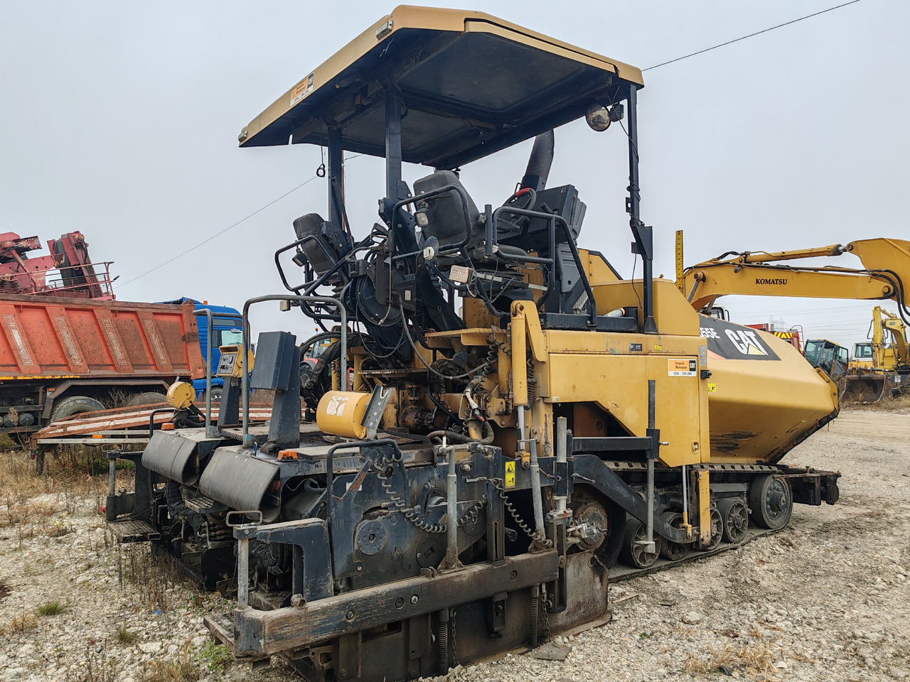 Caterpillar AP555E - 沥青洒布车:图1 Caterpillar AP555E - 沥青洒布车:图1