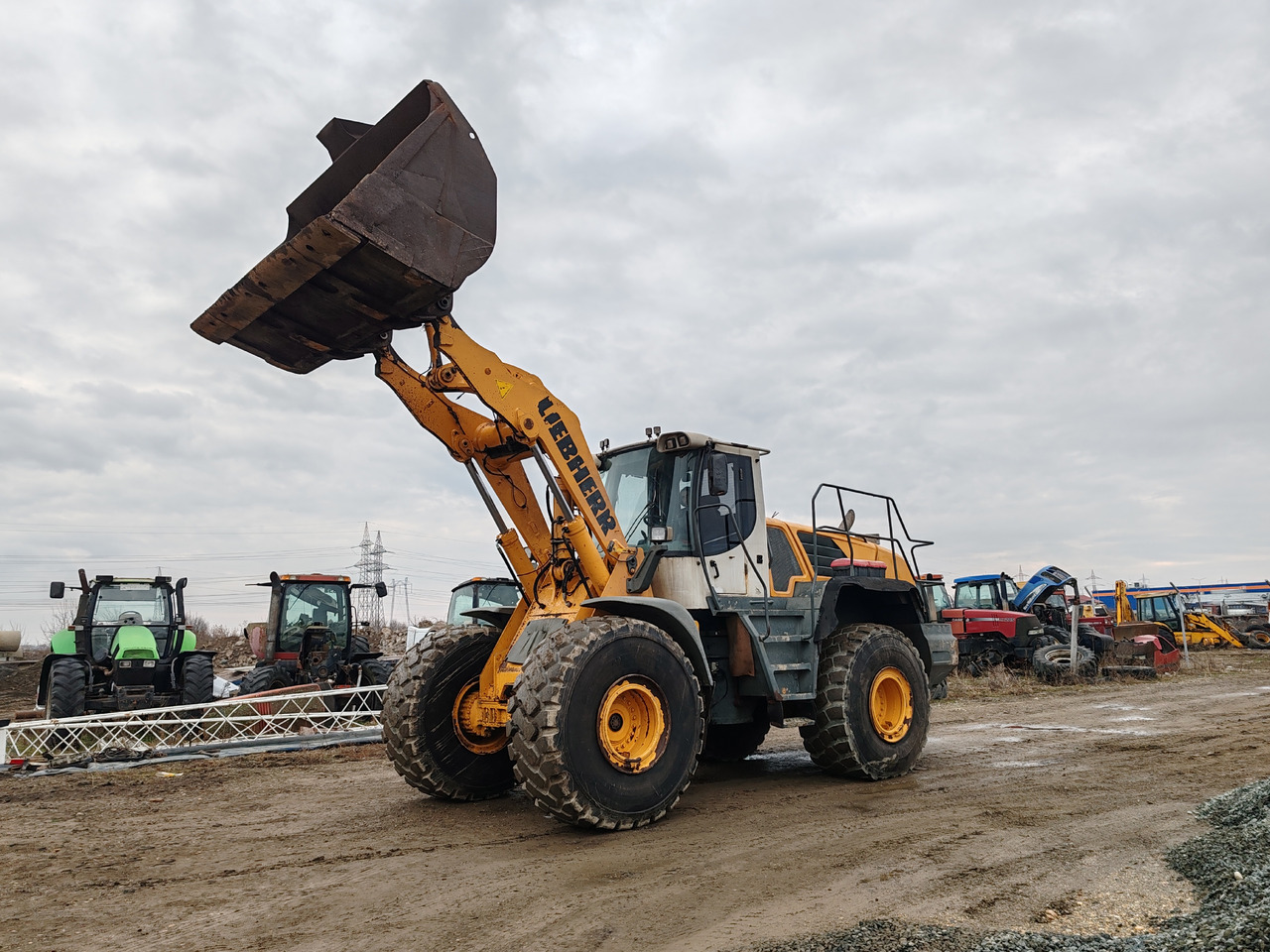 Liebherr L576 2plus2 - 轮式装载机:图1 Liebherr L576 2plus2 - 轮式装载机:图1